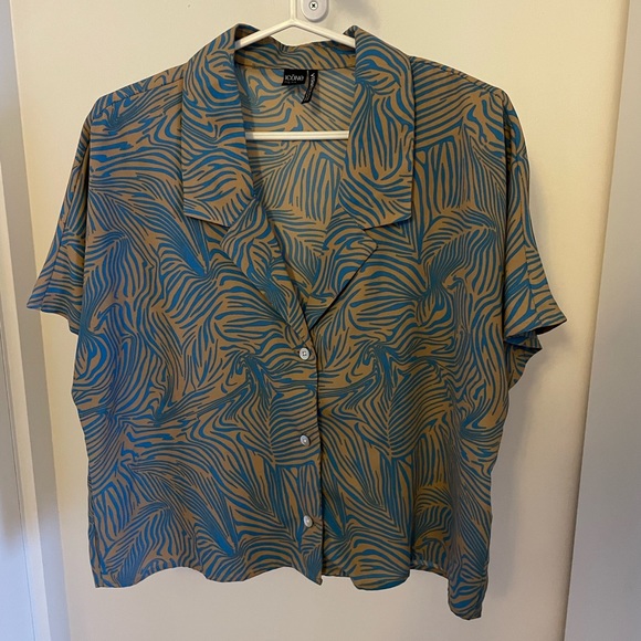 Simons Tops - Lightweight flowy button down blouse from Simons